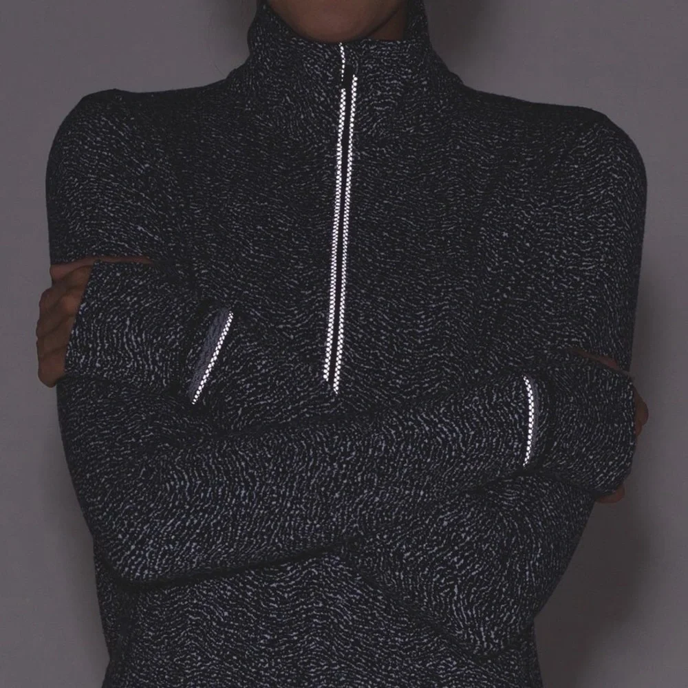Lululemon Outrun 1/2 Zip- Running Luon Ripple Jacquard Black White